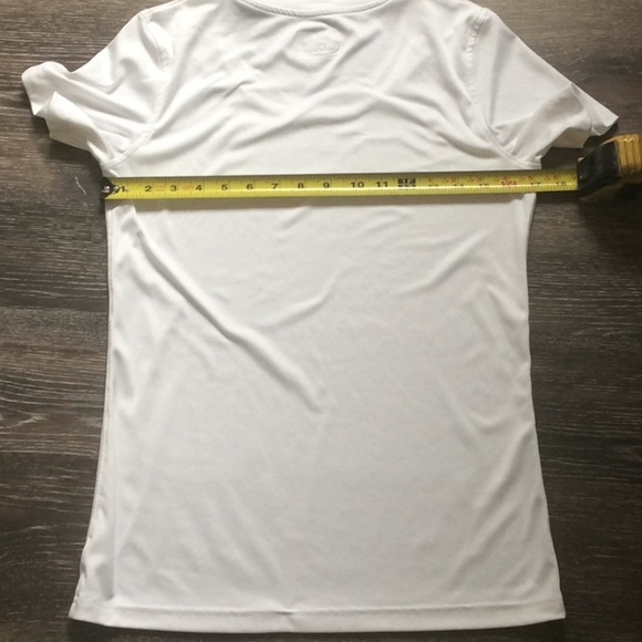 UNDER Armour Short Sleeve Top - Picture 11 of 11